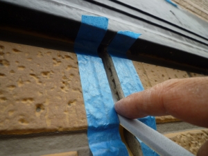 バックアップ材挿入｜雨漏り対策～外壁の修理